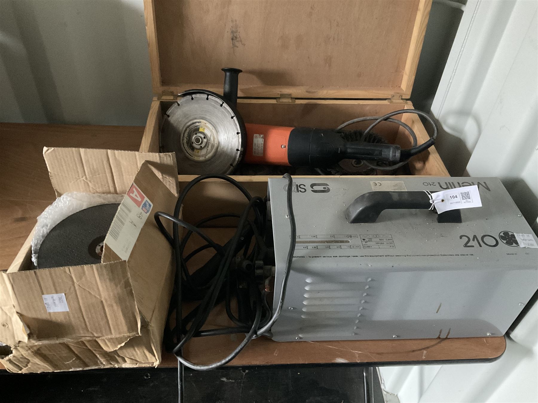 Sip Merlin 210 arc welder, welding mask, angle grinder with grinding discs - THIS LOT IS TO BE COLLECTED BY APPOINTMENT FROM DUGGLEBY STORAGE, GREAT HILL, EASTFIELD, SCARBOROUGH, YO11 3TX