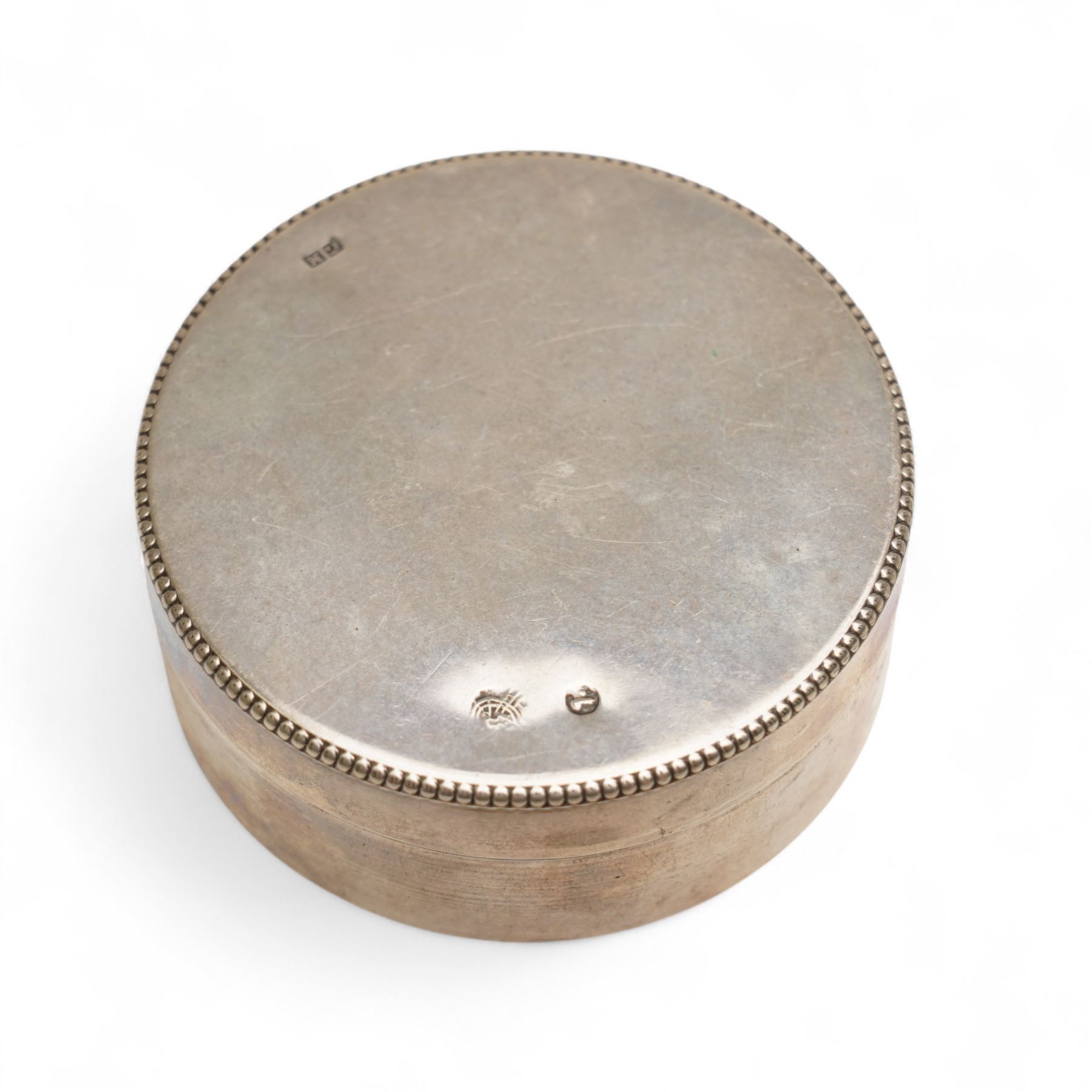 9ct gold jewellery including signet ring, single stone sapphire ring and chains, 14ct gold glass pendant, silver ring, silver bangle and a silver box