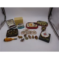 Minton table lighter decorated with a leaping salmon, signed T.Lee, with Ronson lighter mechanism, boxed, together with a Ronson Varaflame lighter, Stratton compact mirror, collection of Wade whimsies and a miniature Gemma teaset
