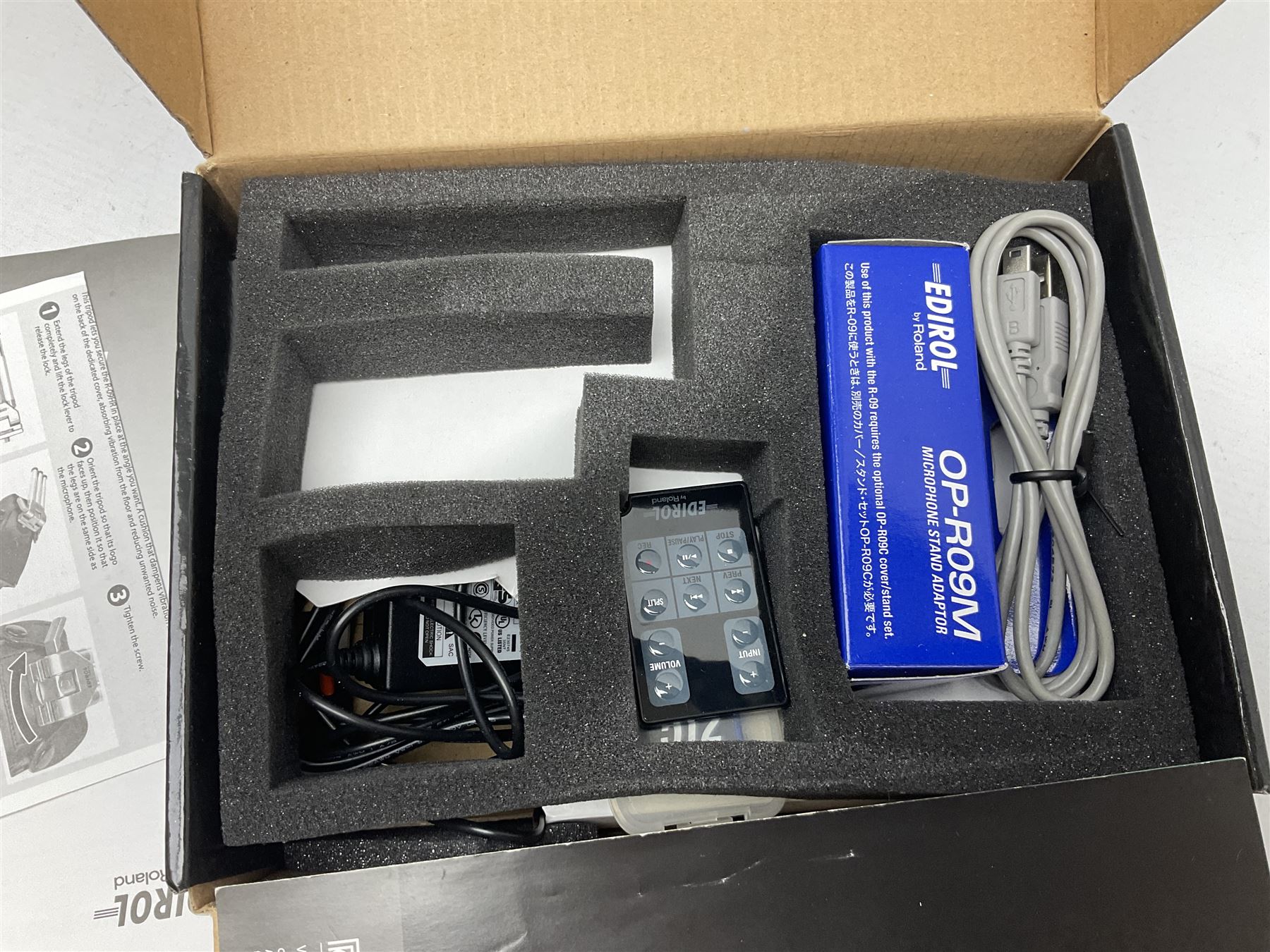 Edirol by Roland boxed 24 bit 96kHz wave MP3 recorder, boxed Rode microphone and Logitech keyboard and mouse etc