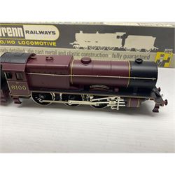 Wrenn '00' gauge - Class 6P (Royal Scot) 4-6-0 locomotive 'Royal Scot' No.6100 in LMS Maroon; smoke deflectors present but not fitted; boxed with instructions.