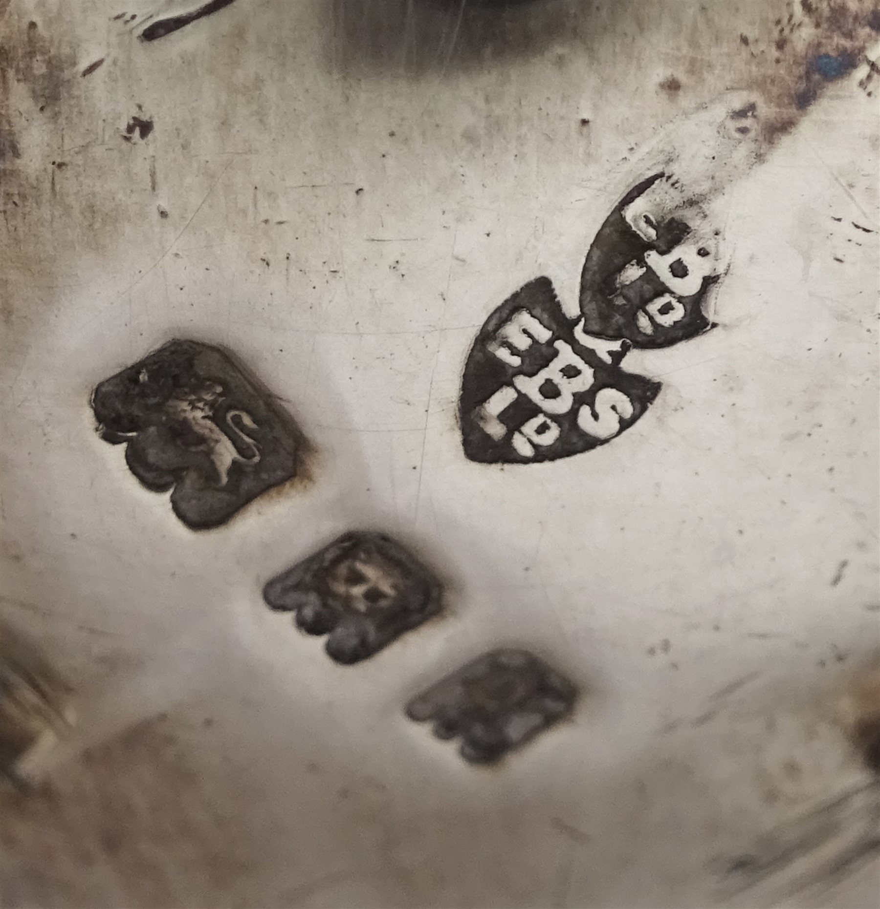 Silver three piece cruet set by Edward Barnard & Sons Ltd, London 1931