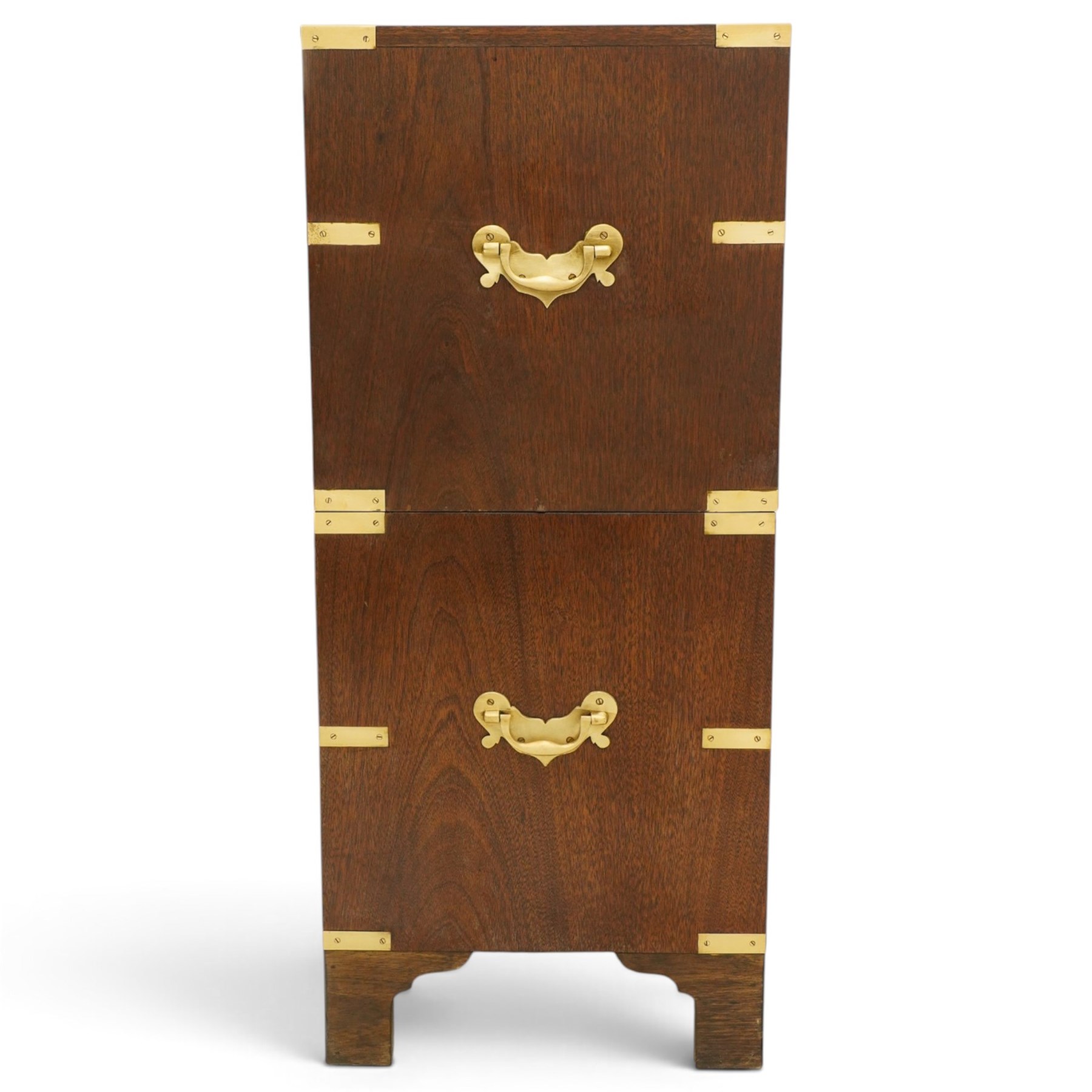 Georgian design mahogany military campaign style chest with central division, the rectangular top with inset brass corner caps, the top section fitted with two short over one long drawer with twin carrying handles to the sides and inset brass handles to the drawers, the base with two long drawers over bracket feet