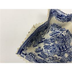 Two pairs of 19th century blue and white Willow pattern pickle dishes, each modelled as a leaf, each approximately L14.5cm.