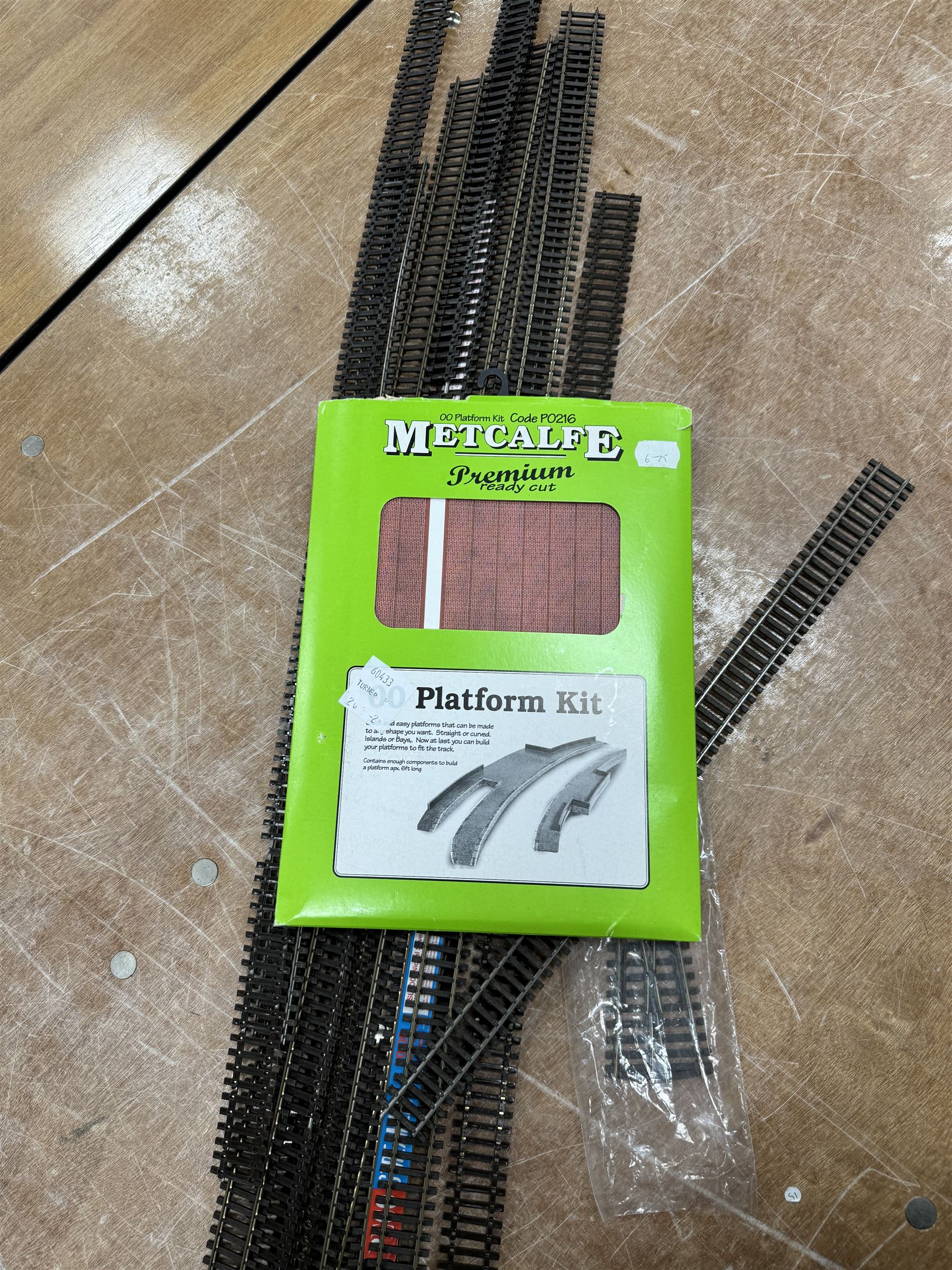 Collection of '00' gauge model railway accessories, including Peco Streamline and Insulfrog track, Metcalfe Platform kit, kit built model railway buildings and other accessories