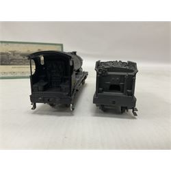 Millholme Models ‘00’ gauge - kit built GCR/LNER B5 Class 4-6-0 no.1686 steam locomotive and tender in LNER black; with original box 