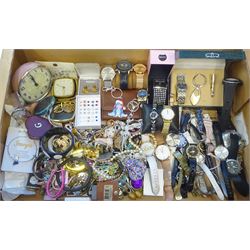 Assorted items including costume jewellery, watches by Seiko, Rotary, Sekonda and other makers,  keyrings, purse, compact mirrors etc. 