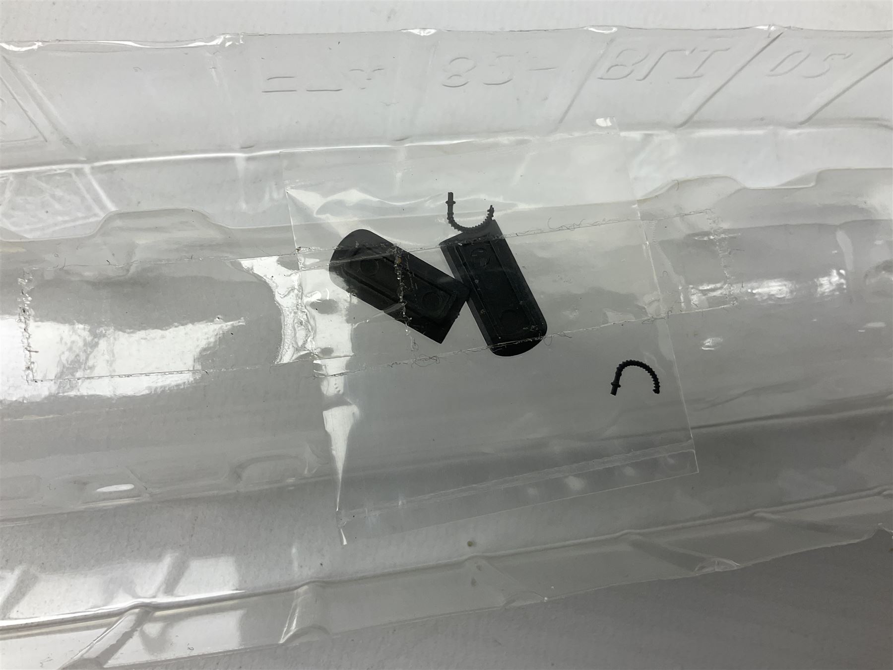 Graham Farish by Bachmann 'N' gauge - Stanier composite first & second coach, Stanier brake second coach, MK1 suburban composite coach and suburban 57ft brake end coach and four wagons (6)