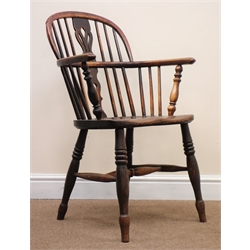  19th century ash and elm double bow Windsor chair, turned supports and stretchers  