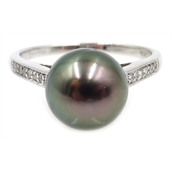  White gold single grey pearl ring with diamond shoulders, hallmarked 9ct  