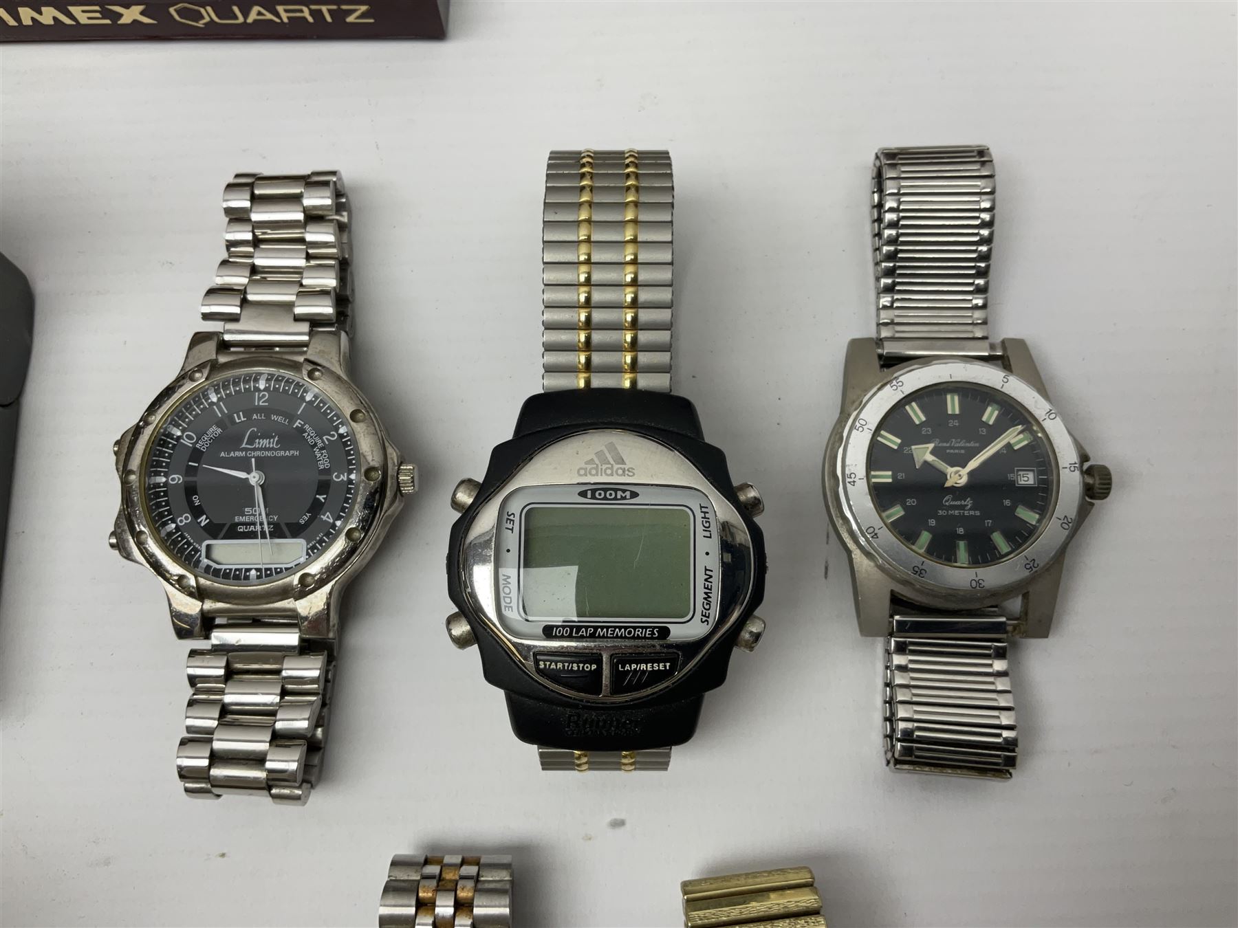 Collection of gentlemans quarts and automatic wristwatches, including Seiko Kinetic, Lorus, Limit and Citizen Eco Drive
