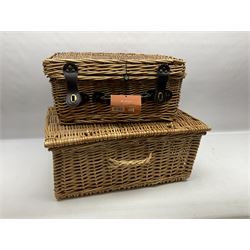 Chatsworth box easel, together with a Reeves table easel, collection of Wentworth jigsaw puzzles and two picnic baskets