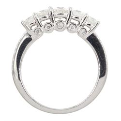 18ct white gold five stone round brilliant cut diamond ring, stamped 18K, total diamond weight 1.00 carat 