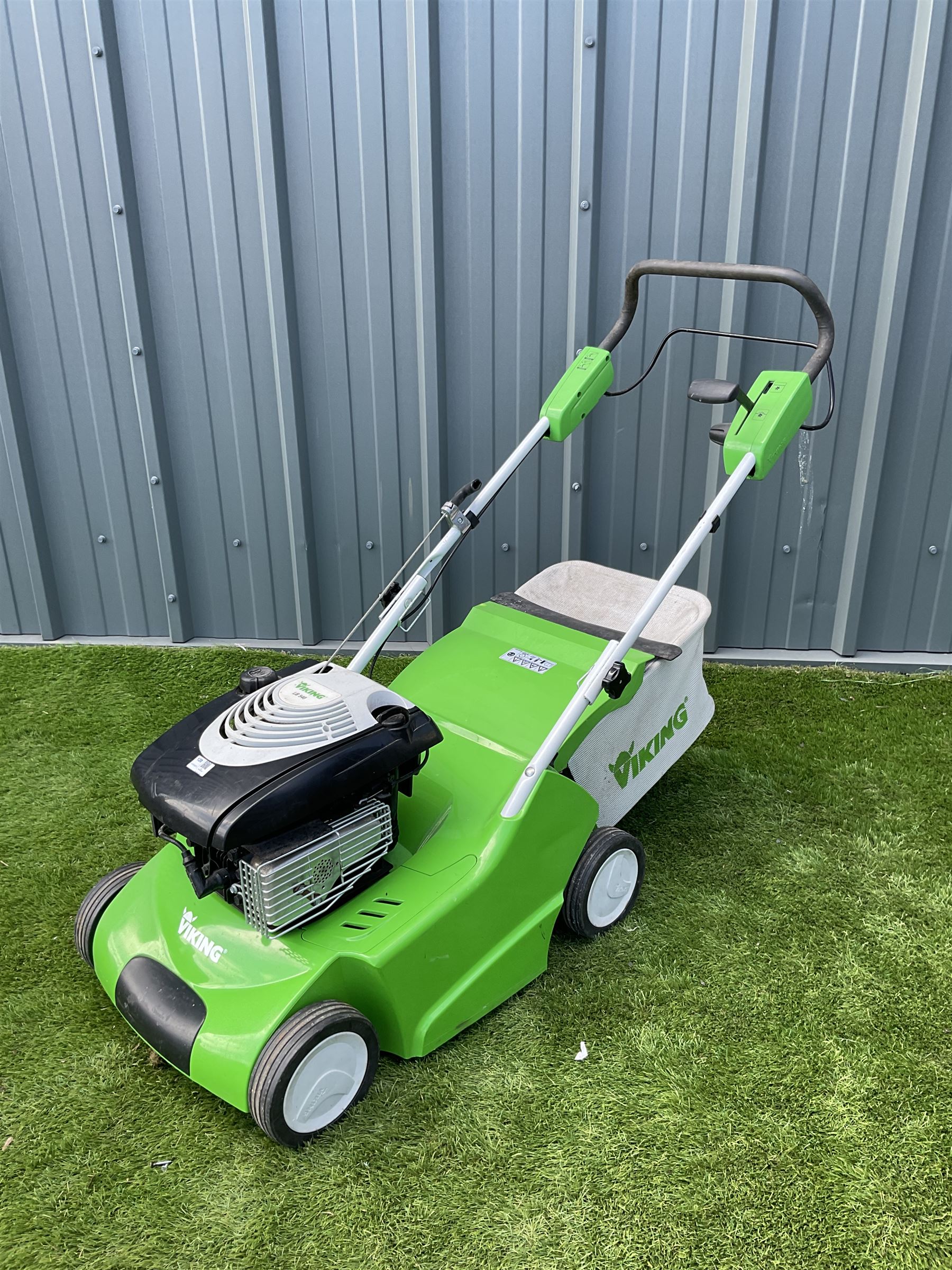 Viking LB5 petrol scarifier - THIS LOT IS TO BE COLLECTED BY APPOINTMENT FROM DUGGLEBY STORAGE, GREAT HILL, EASTFIELD, SCARBOROUGH, YO11 3TX