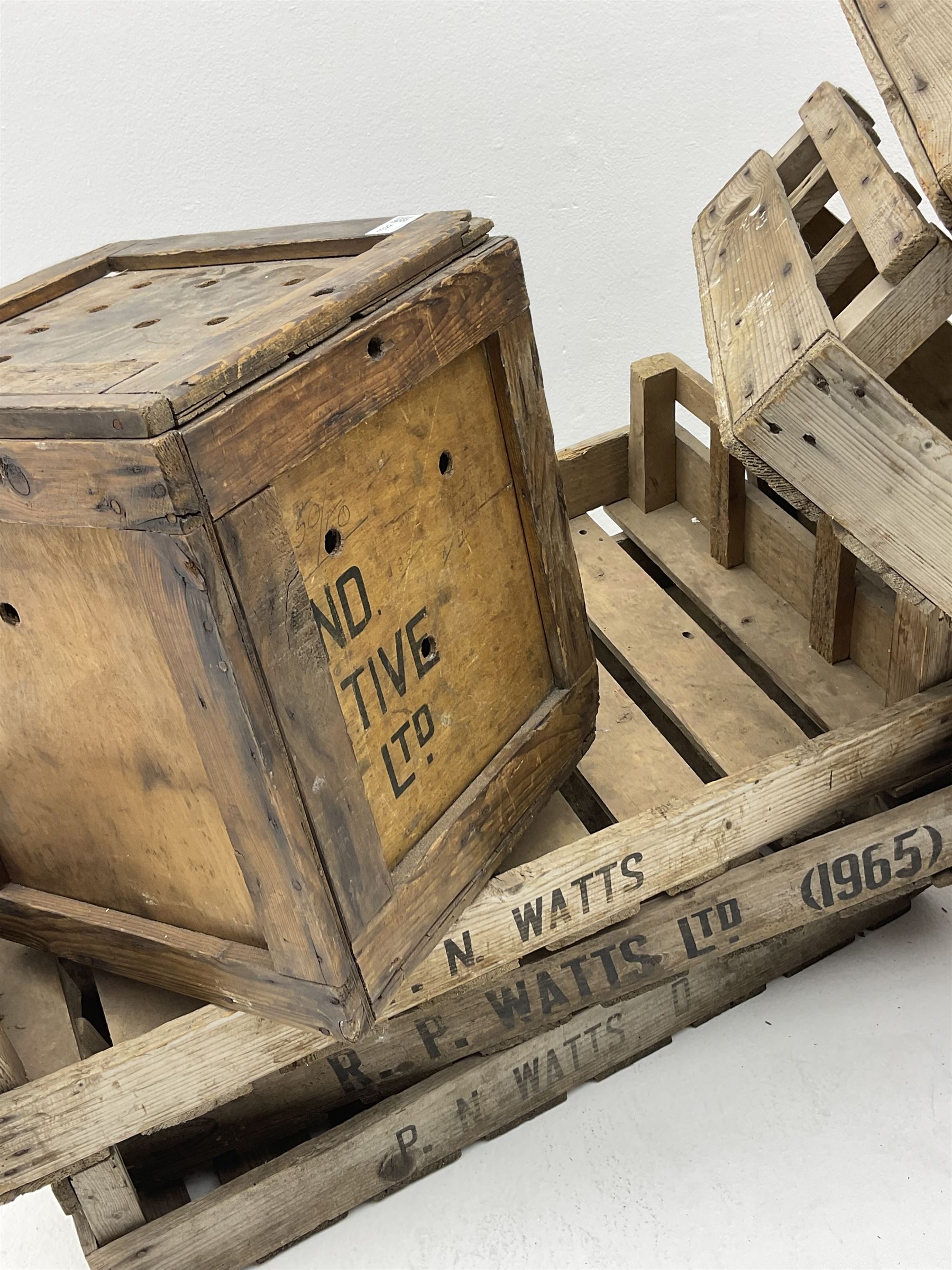 Five vintage potato trays and single vintage egg box 