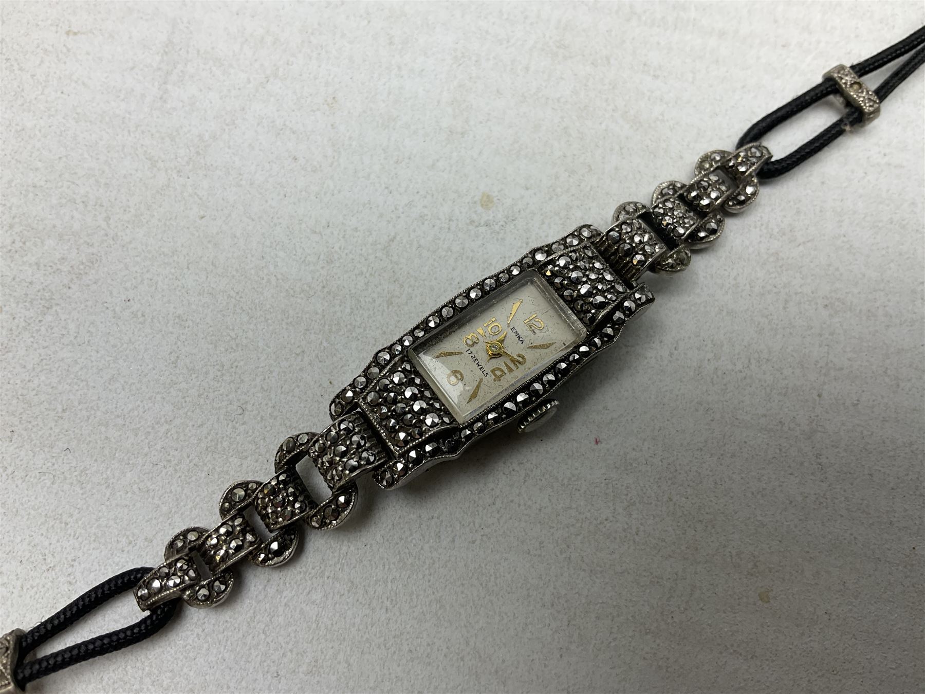 9ct gold agate brooch, gold ring, silver brooch, silver marcasite ladies manual wind wristwatch, collection of costume jewellery and a Smiths Timecal Noddy alarm clock etc 