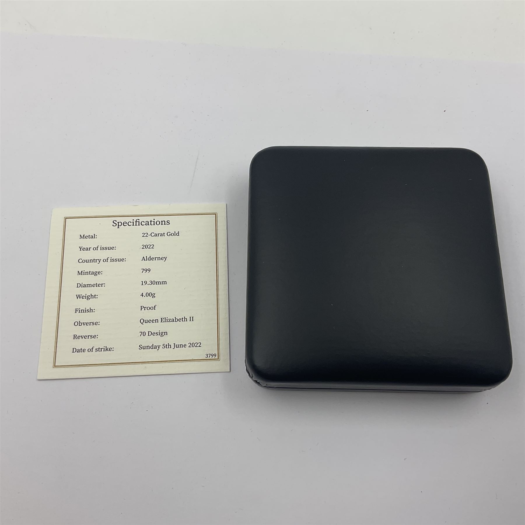 Queen Elizabeth II Alderney 2022 'Platinum Jubilee' gold proof half sovereign coin, cased with certificate