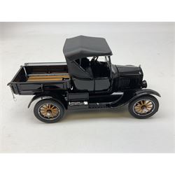Danbury Mint diecast model - 1925 Ford Model T Runabout, with box