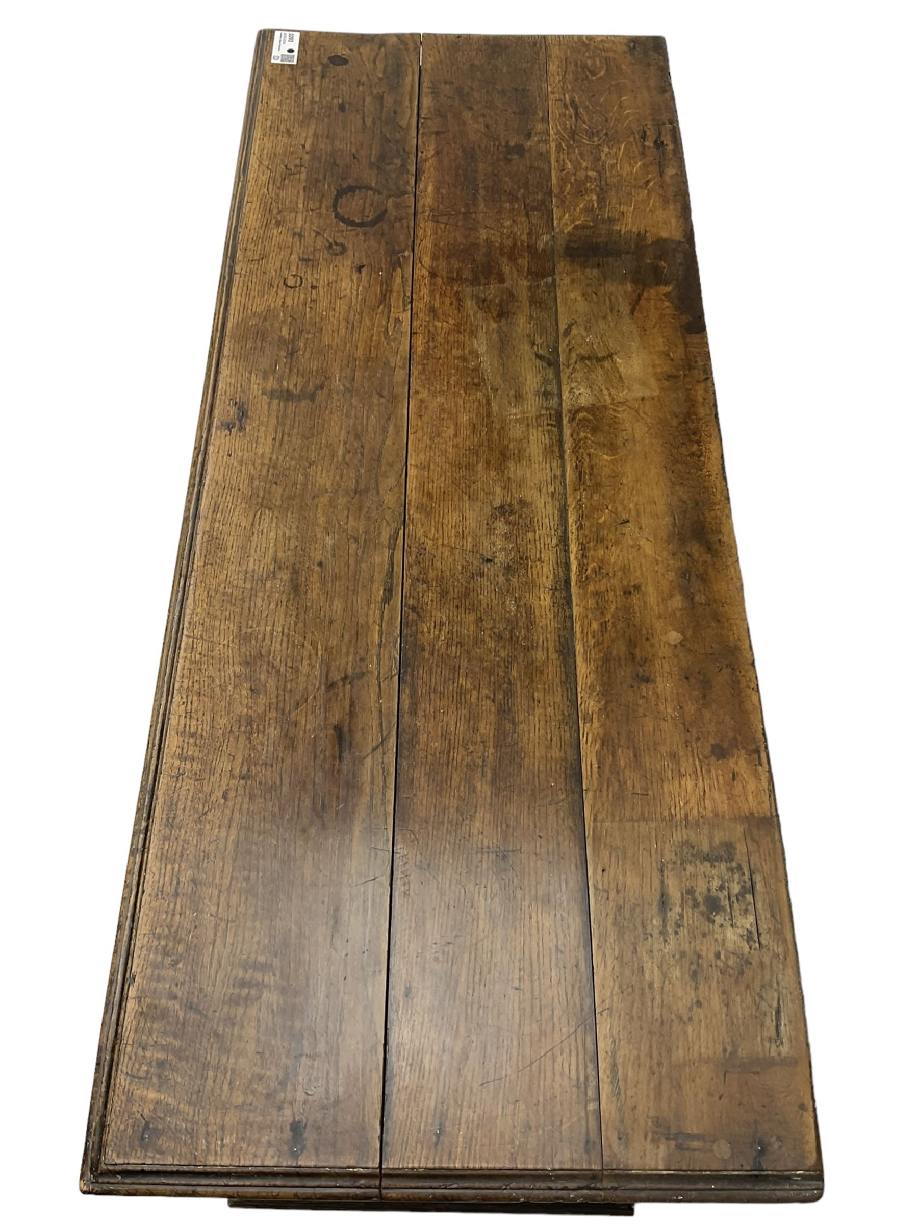 18th century oak mule chest, moulded hinged lid over panelled front, fitted with two moulded drawers