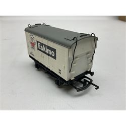 Wrenn '00' gauge - Class A4 4-6-2 steam locomotive 'Mallard' in LNER blue No.4468; boxed; and Refrigerator Van Eskimo Foods; boxed (2)