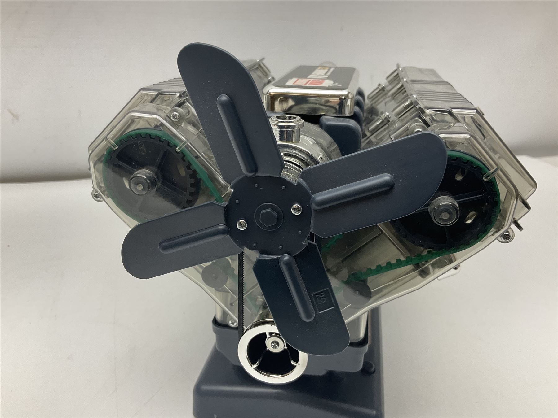 Machine Works battery operated model of a V8 car engine featuring working parts, sound and illuminating spark plugs L29cm