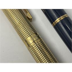 Sheaffer Targa 1011 Diamond Square fountain pen, the gold plated barrel with nib stamped 14K 585, together with another Sheaffer Targa fountain pen with blue barrel and gold nib stamped 14K 585 and matching ballpoint, and Sheaffer ballpoint pen with sterling silver barrel, largest L13.5cm (4)