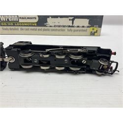 Wrenn '00' gauge - two Class 8F 2-8-0 locomotives - No.48073 in BR Plain Black; boxed; and No.8042 in LMS Plain Black; with unassociated plain blue box (2)