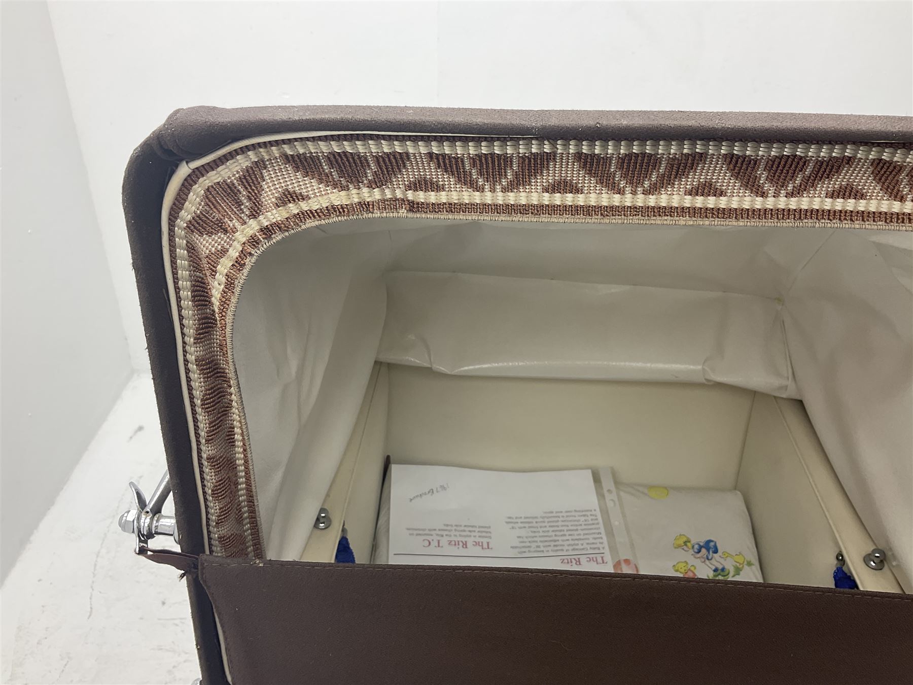 Marmet coach built 1964 pram, with detachable body, brown coachwork and hood, L118cm, H113cm