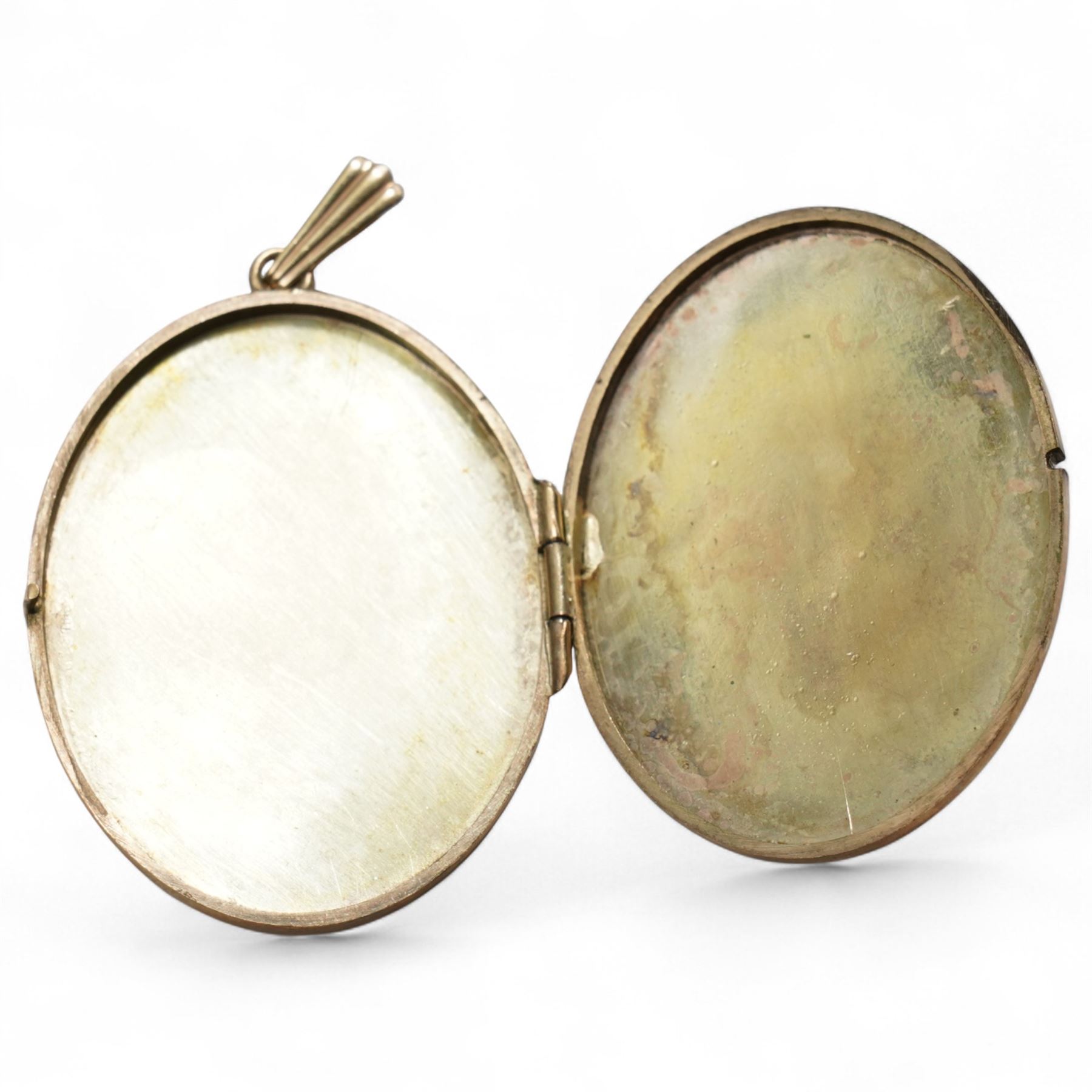 9ct gold locket, hallmarked 