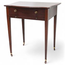 Edwardian mahogany sewing or work table, of shaped form, moulded hinged lid enclosing lidded compartments, fitted with slide, on square tapering supports with brass and ceramic castors 