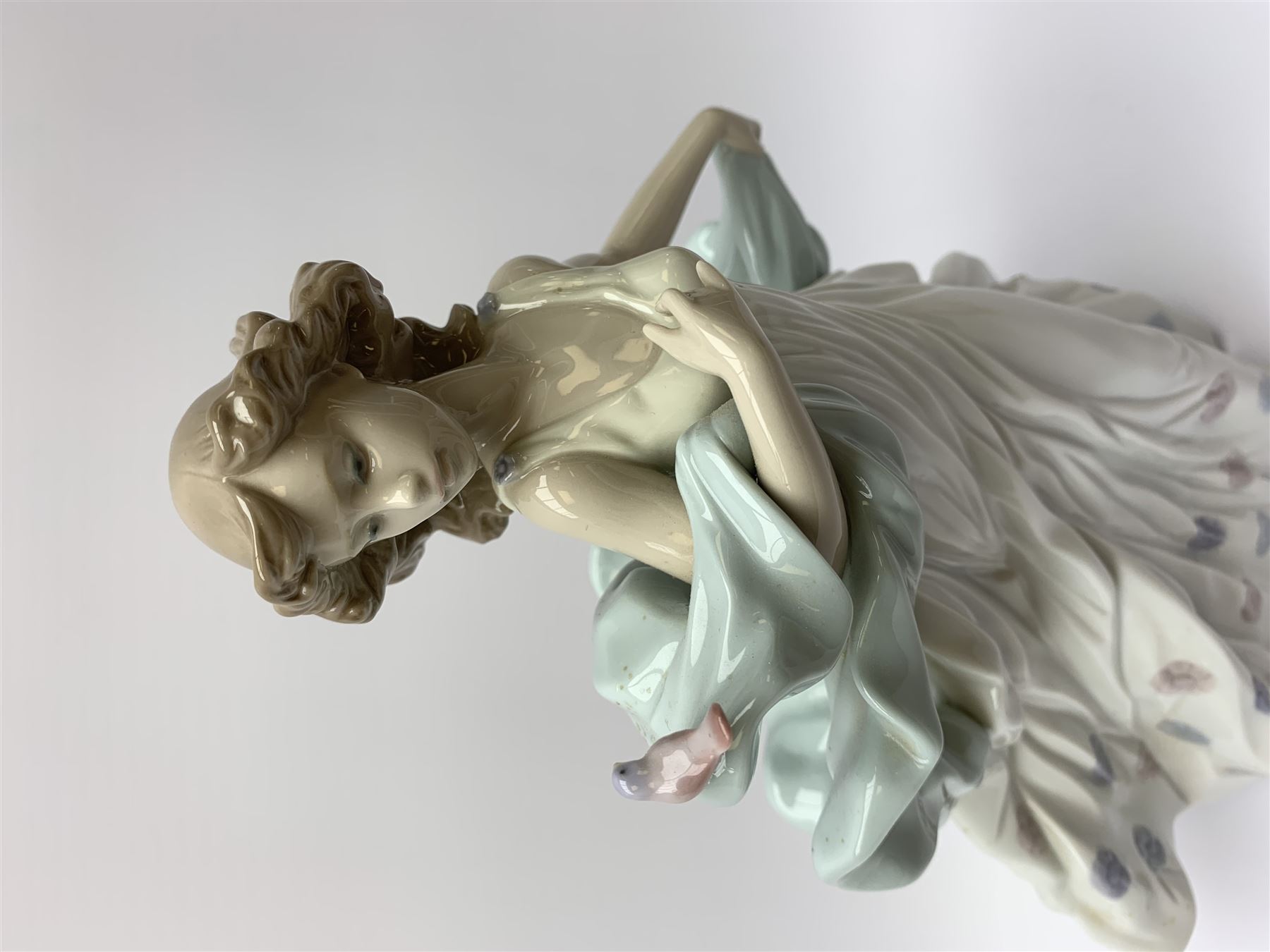 A Lladro figure, Summer Serenade 6193