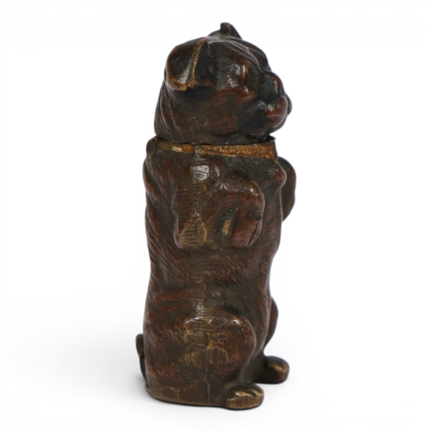 Victorian gilt brass novelty vesta case, as a begging dog, H5cm