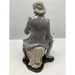 Lladro figure, Beethoven, limited edition 246/3000, Sculpted by Salvador Furio, no 5339, with original box year issued 1985, year retired 1993, H34cm