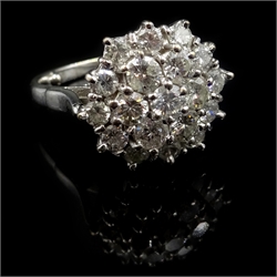  18ct white gold diamond cluster ring  
