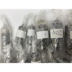 Collection of thermionic radio valves/vacuum tubes, approximately 82 