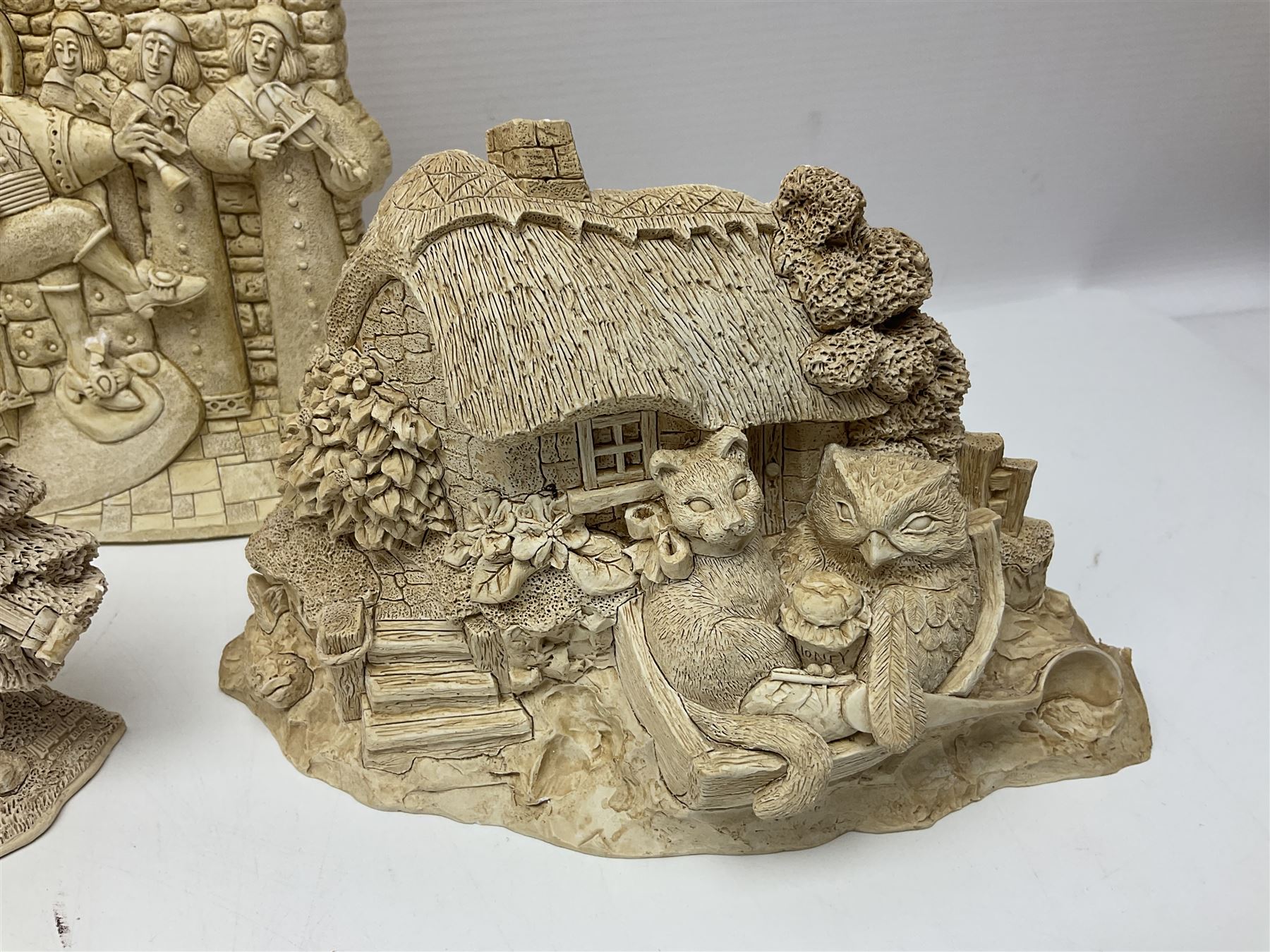 Thirty three Lilliput Lane models from the British collection and paint your own Children's Plaques, to include I am a little teapot, Gnome improvements, Dennis the Dragon, Bill and Ben, The Bobbins etc, some with boxes and deeds 