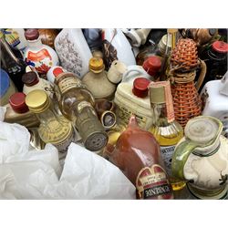 Collection of alcohol miniatures and miniature decanters, to include Rynbende, cherry brandy, Chianti, Underbrerbe, irish whiskey etc