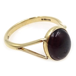  9ct gold cabochon garnet ring, hallmarked  