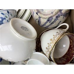 Twin handled cache pot in the style of Herend Hungary, stamped VA Portugal, decorated with birds upon branches, Mason's Ironstone large footed bowl in the Mandarin pattern, Spode Gainsborough bowl, Royal Doulton Bird of Paradise plate c1938 D4602, lustre plates, Aynsley, oriental style lidded vase, Portmeirion, lattice creamware, J & G Meakin Sol, Wedgwood, studio pottery, Spode York Minister boxed plate etc