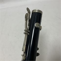 American Vito Reso-Tone 3 clarinet, serial noB75523; in fitted carrying case 