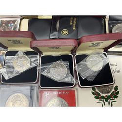 The Royal Mint United Kingdom 1983 proof coin collection in blue folder with certificate, 1983 uncirculated coin collection, two 1987 brilliant uncirculated coin collections, commemorative crowns etc