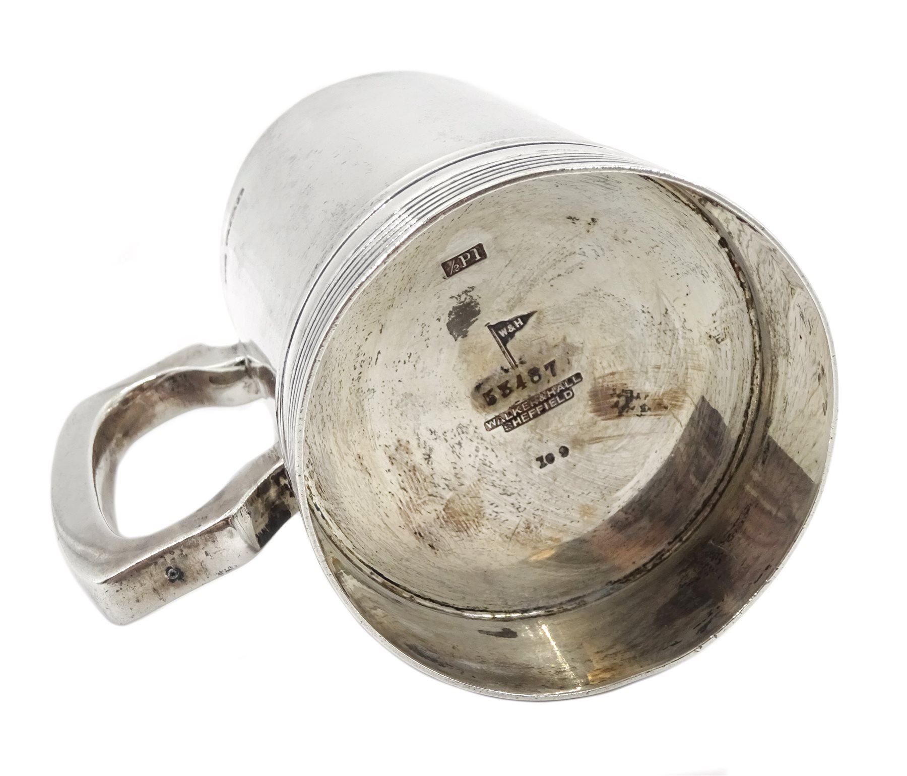 Silver half pint tankard by Walker & Hall, Sheffield 1928, approx 8.5oz, H10.5cm