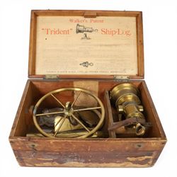 Walkers Patent 'Trident' Ship's log with cherub rotators, contained in original wooden case