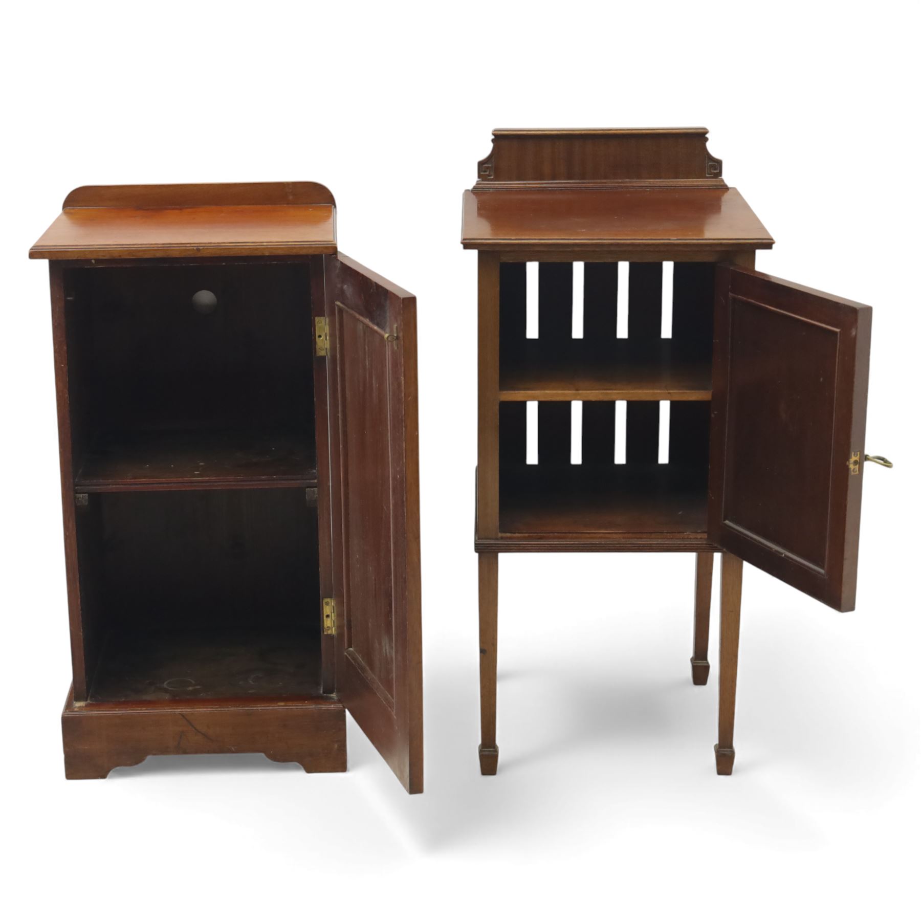 Two Edwardian mahogany bedside cabinets, each enclosed by a single panelled door, one with a raised gallery back and square tapering legs (H 84cm, W 40cm, D 40cm), the other of plinth-base form (H 77cm, W 40cm, D 35cm)