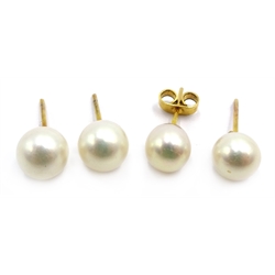 Single strand pearl necklace, with 18ct white gold clasp stamped 750 and two pairs of pearl stud ear-rings