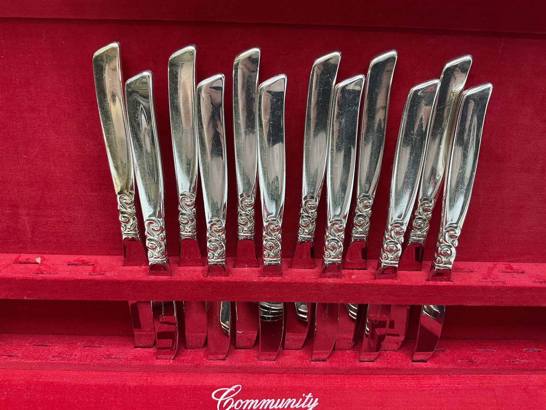 Cased canteen of Oneida Community silver plate cutlery