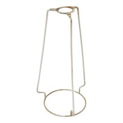 Onyx table lamp, of urn form with scrolling gilt handles, the stepped circular base adorned with three seated putti, H60cm