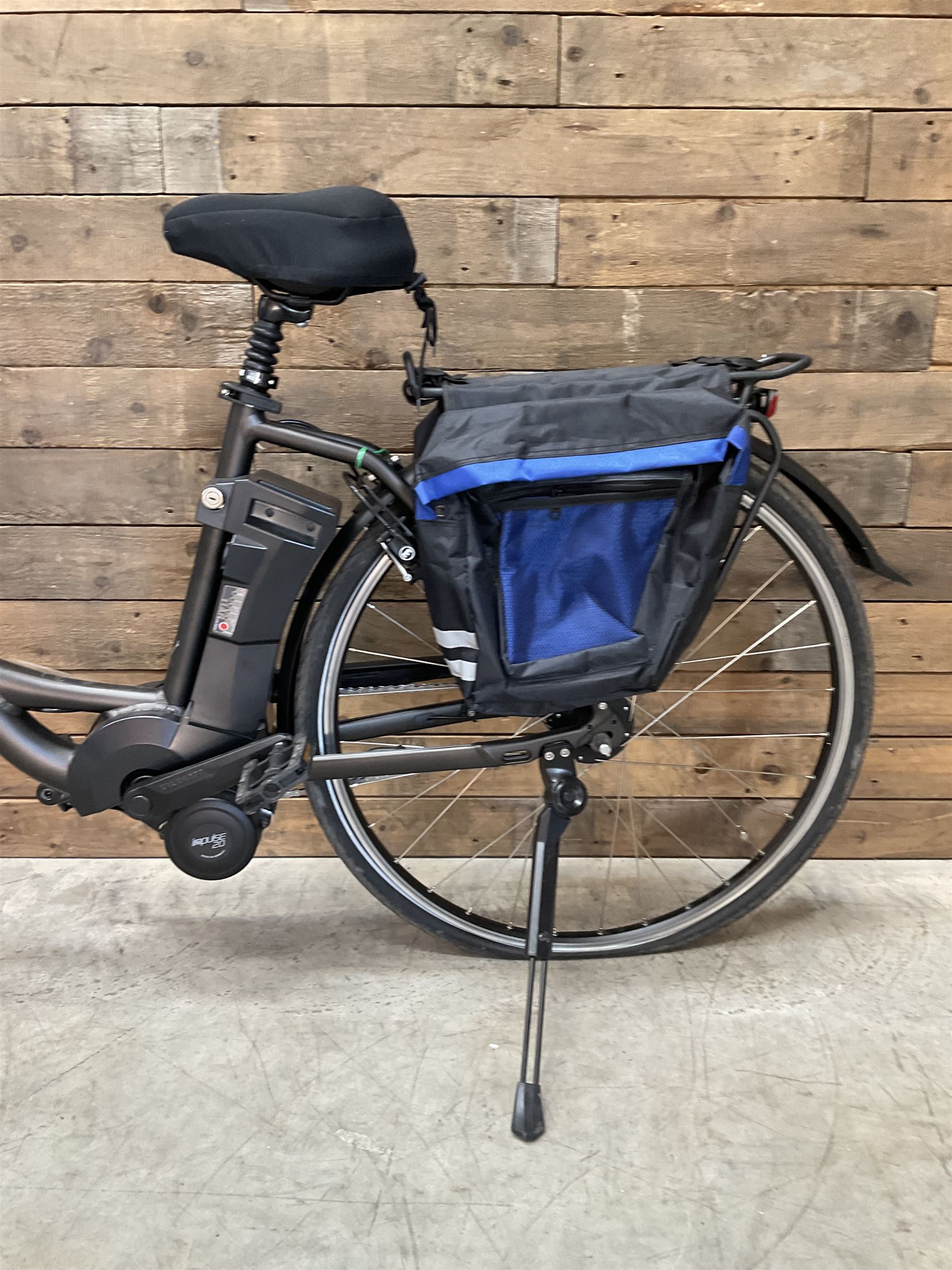 Kalkhoff Jubilee i7 electric bike and 11Ah battery, with charger lock and manual