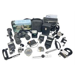 Yukon rubber armoured compact variable power spotting scope (boxed), together with Bresser 10x50 binoculars, Bushnell Excursion 10x42 binoculars, camera equipment etc  