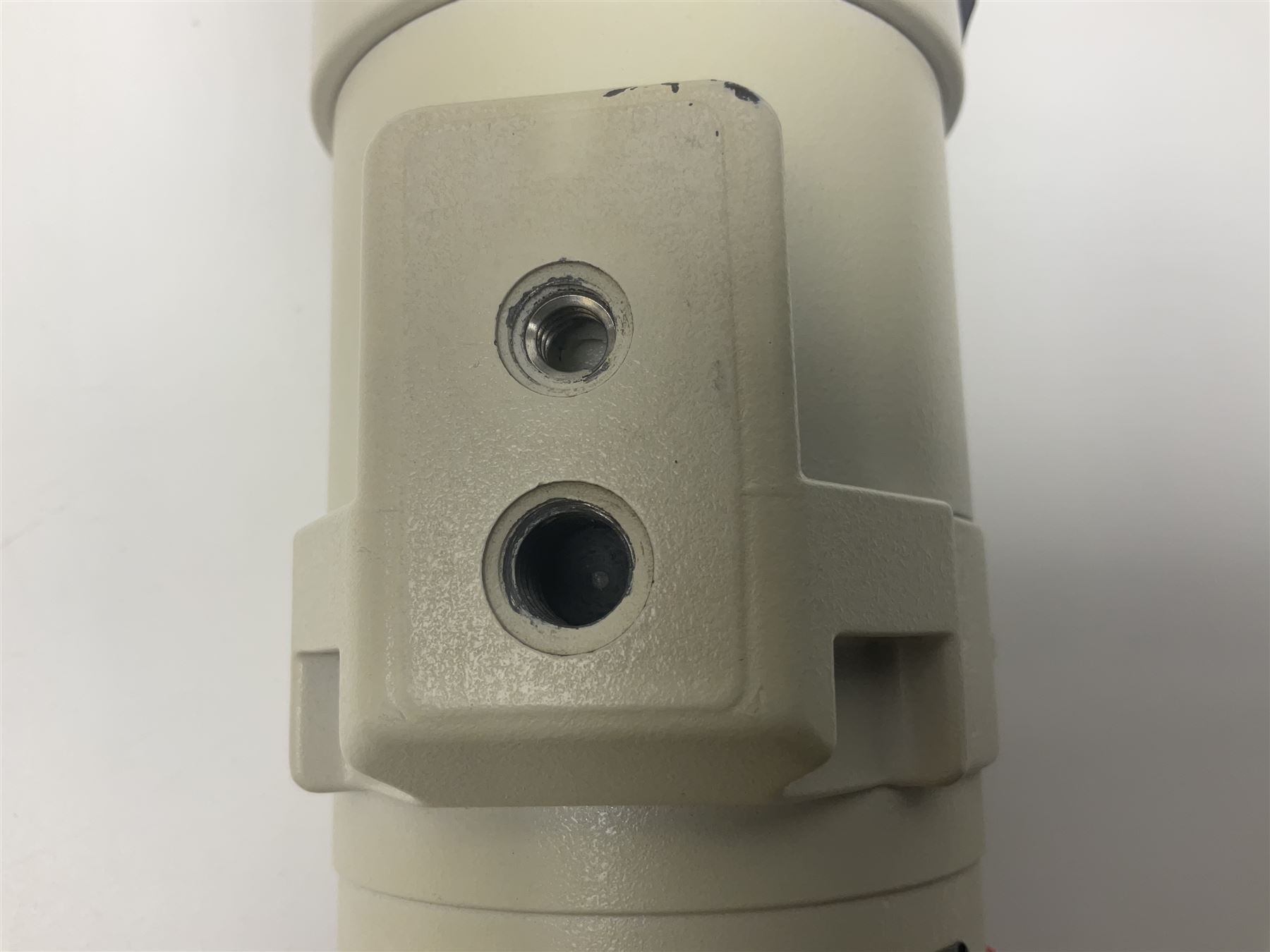 Minolta Dynax 7 camera body, serial number 93101009, Minolta 'AF APO Tele 300mm 1:4 (32)' lens serial no 32501041, in case and other camera equipment 